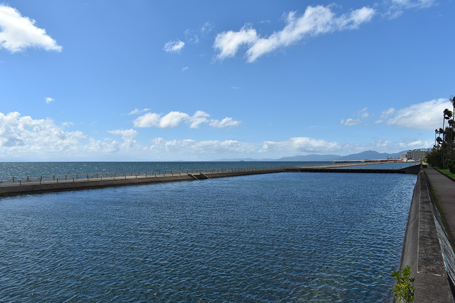 与次郎ヶ浜長水路